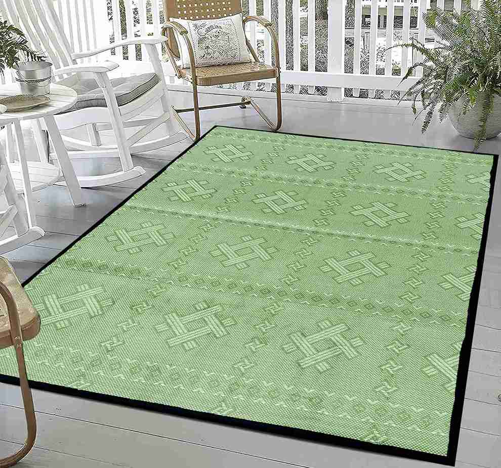 Durable Waterproof Outdoor Rugs: UV-Resistant and Reversible