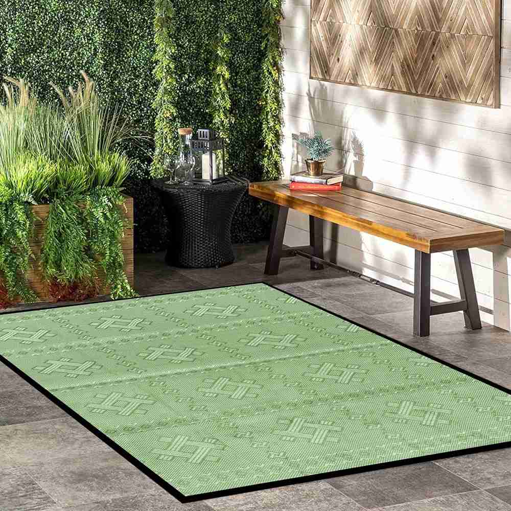 Durable Waterproof Outdoor Rugs: UV-Resistant and Reversible